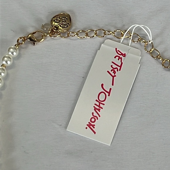 Betsey Johnson Pearl Love Charm Necklace NWT - Picture 5 of 5
